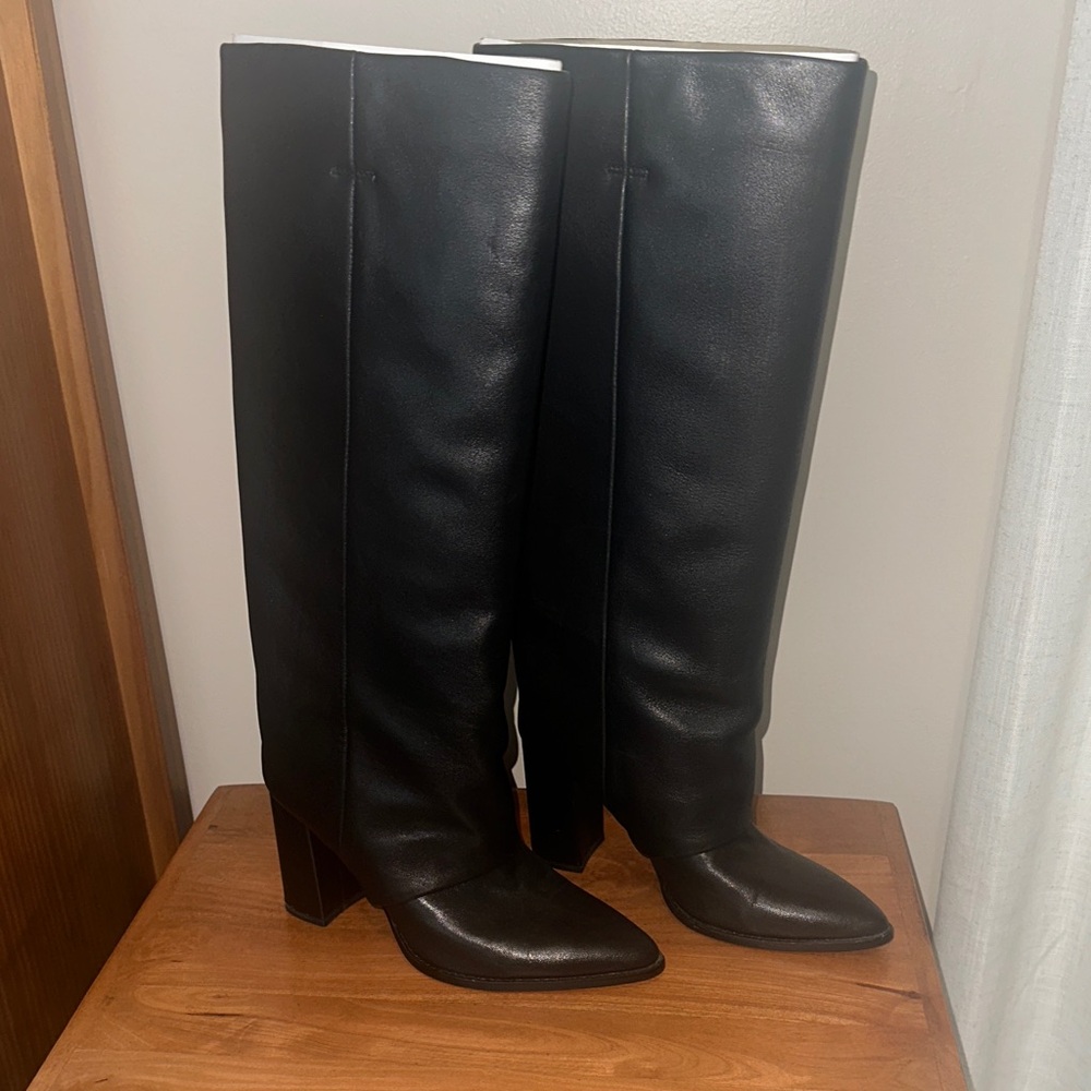 Beautiful leather heeled boots